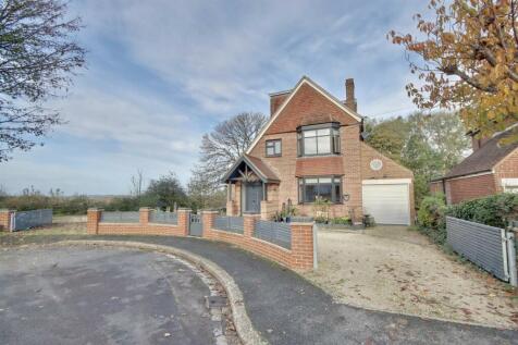 6 bedroom detached house for sale