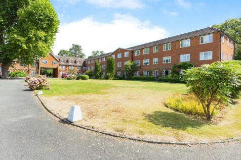Lakeside Gardens Chapel Road... 1 bed apartment for sale