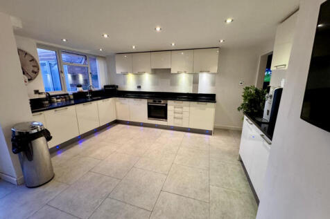 Bower Road, Ashford, TN25 6 4 bed detached house for sale