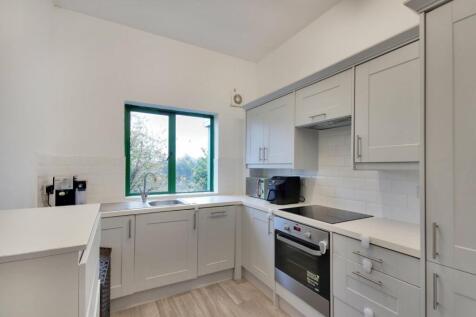 Copper Beech Close, Gravesend, Kent... 2 bed apartment for sale