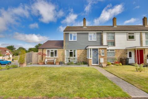 4 bedroom end of terrace house for sale