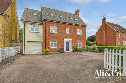 5 bedroom detached house for sale