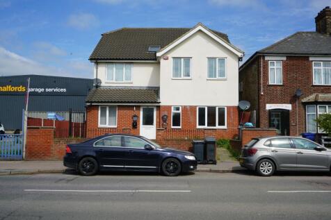 London Road, Grays 2 bed apartment for sale