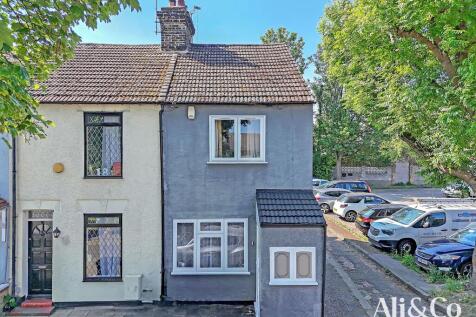 Charles Street, Grays 2 bed terraced house for sale