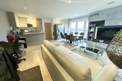 East Drive, Beaufort Park, Colindale... 3 bed apartment for sale