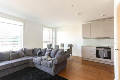 Lismore Boulevard, Colindale Gardens... 1 bed apartment for sale