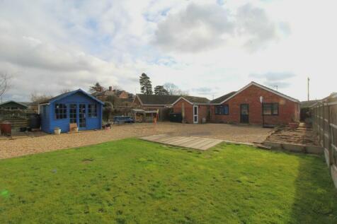 3 bedroom detached bungalow for sale