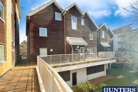 Kingfisher Meadow, Maidstone 2 bed duplex for sale