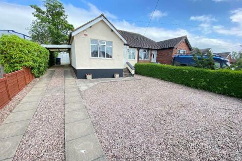 2 bedroom semi-detached bungalow for sale