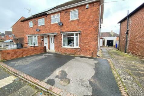 3 bedroom semi-detached house for sale