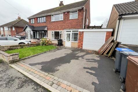 3 bedroom semi-detached house for sale