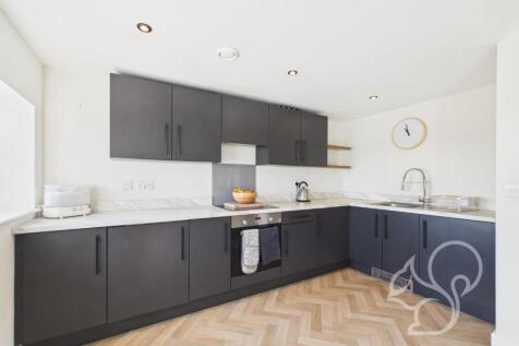 Baronswood Way, Colchester 2 bed penthouse for sale