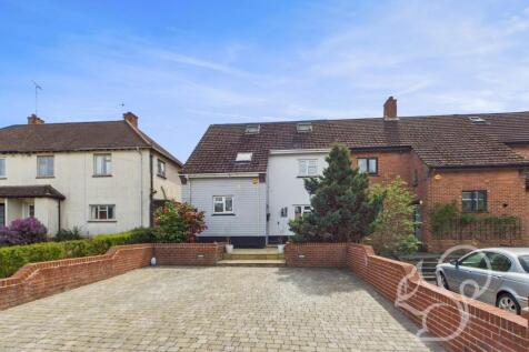 4 bedroom semi-detached house for sale
