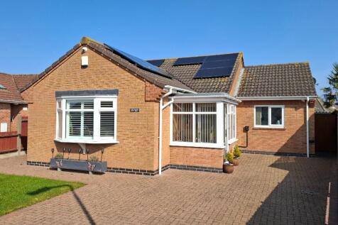2 bedroom detached bungalow for sale