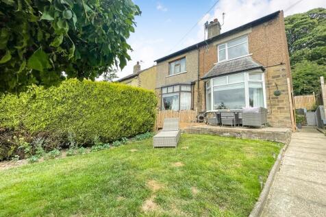 2 bedroom semi-detached house for sale