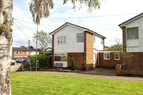 3 bedroom link detached house for sale