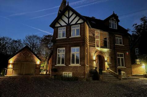 5 bedroom detached house for sale