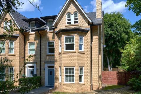 6 bedroom semi-detached house for sale