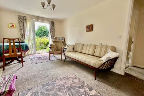 Altrincham WA14 1 bed apartment for sale