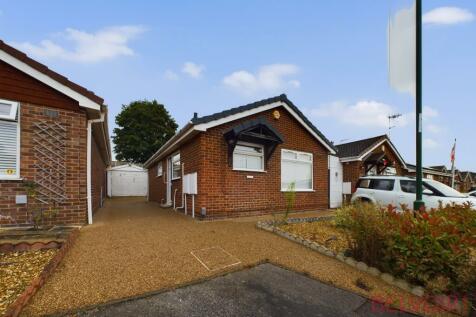 2 bedroom detached bungalow for sale