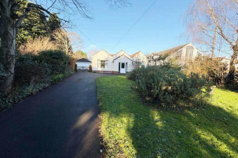 3 bedroom detached bungalow for sale