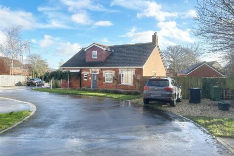 4 bedroom detached bungalow for sale