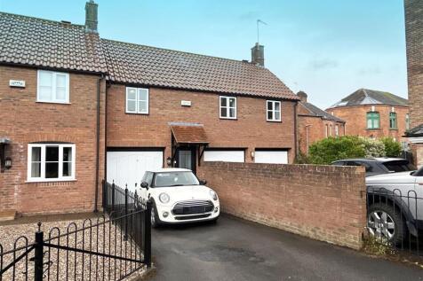 1 bedroom coach house for sale