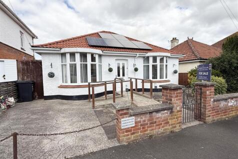 2 bedroom detached bungalow for sale
