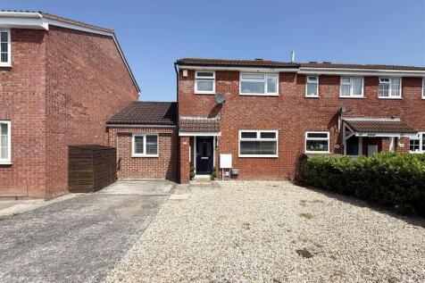 3 bedroom end of terrace house for sale