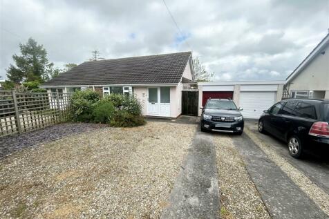 2 bedroom semi-detached bungalow for sale