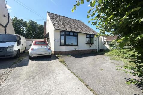 3 bedroom semi-detached bungalow for sale