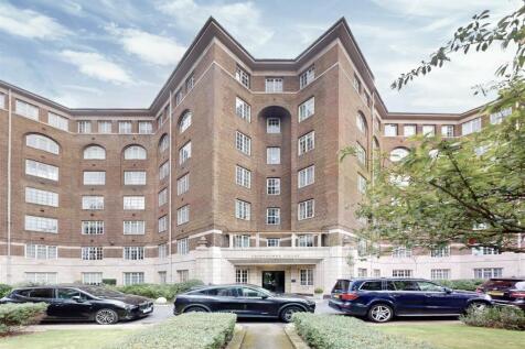 3 bedroom flat for sale
