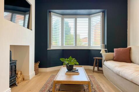2 bedroom semi-detached house for sale
