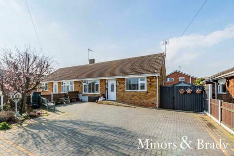 4 bedroom semi-detached bungalow for sale