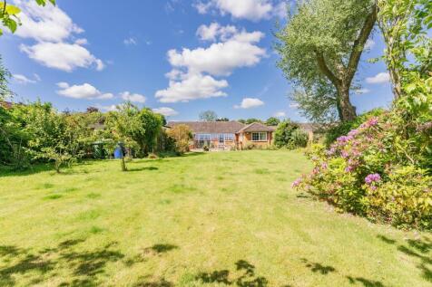 Old Lane, Corton 4 bed detached bungalow for sale