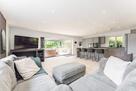 Rushmere Road, Carlton Colville, NR33 4 bed detached bungalow for sale