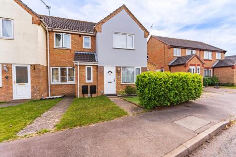 Swift Close, Carlton Colville 3 bed semi
