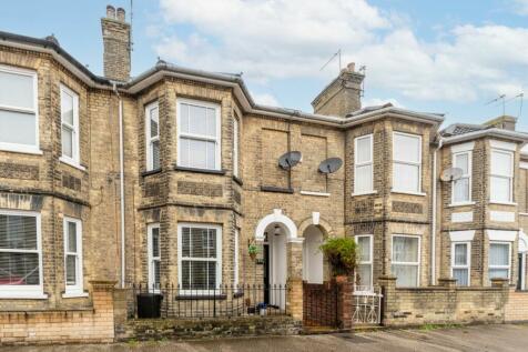 5 bedroom terraced house for sale