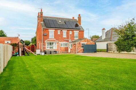 6 bedroom detached house for sale