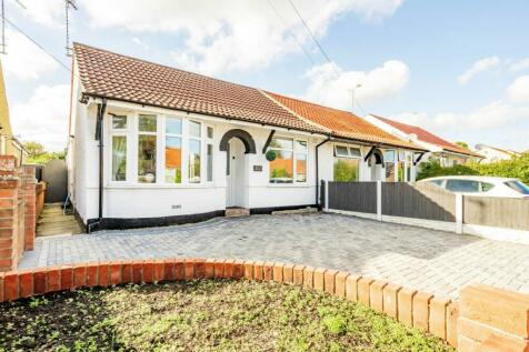 2 bedroom semi-detached bungalow for sale