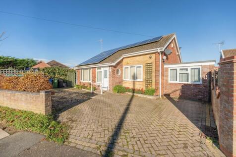 Clover Way, Gunton 3 bed detached bungalow for sale