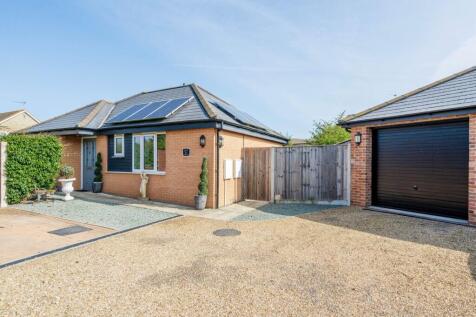Poplar Road, Carlton Colville 2 bed detached bungalow for sale