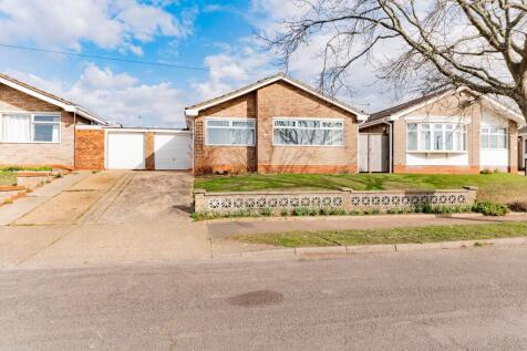 Tunstall Drive, Lowestoft 3 bed detached bungalow for sale