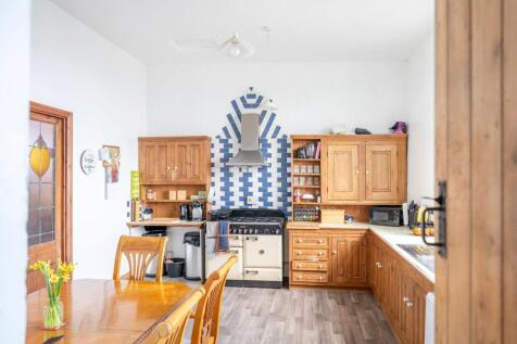 High Street, Lowestoft 5 bed terraced house for sale