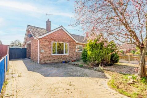 2 bedroom semi-detached bungalow for sale