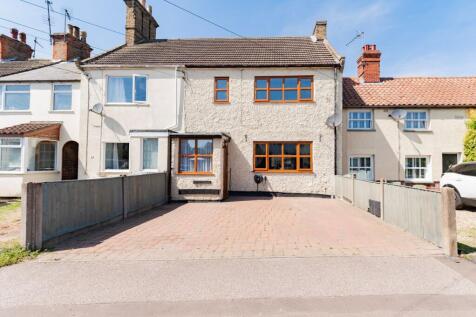 The Street, Carlton Colville 3 bed terraced house for sale