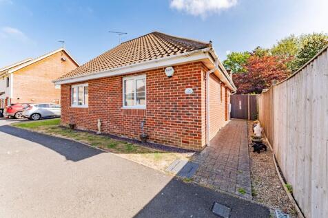 2 bedroom semi-detached bungalow for sale