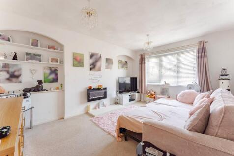 2 bedroom semi-detached bungalow for sale