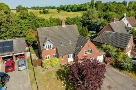 5 bedroom detached house for sale