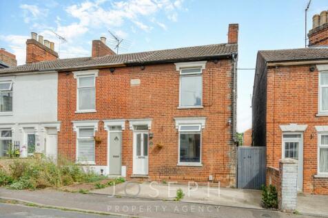 2 bedroom semi-detached house for sale